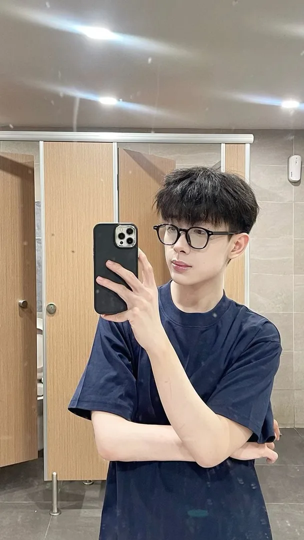 Nguyễn minh 21 Tuổi Đang Độc Thân Khu Vực Hồ Chí Minh