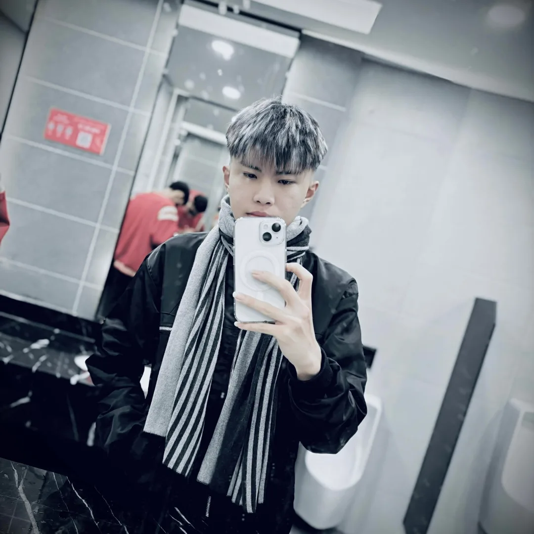 Phạm Anh Hùng 19 tuổi Độc thân Khu vực Hồ Chí Minh