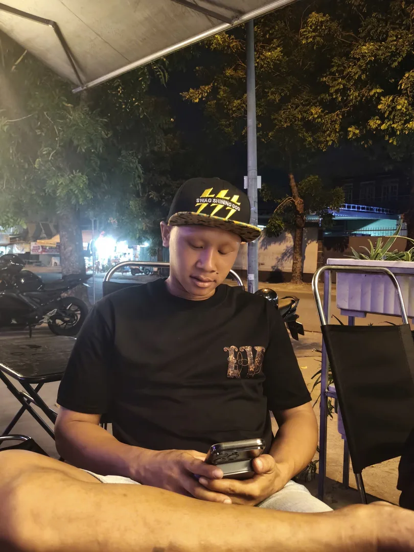 Văn Trọng 22 tuổi Độc thân Khu vực Bình Dương