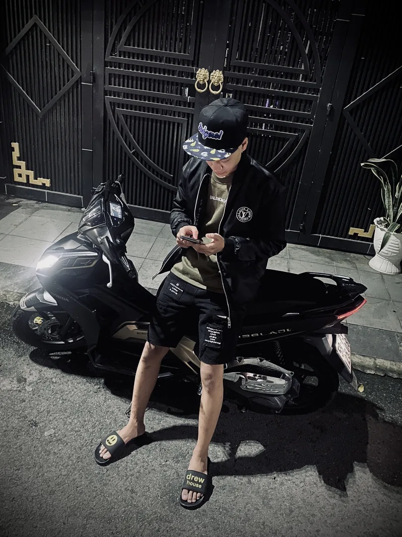 Vũ Lâm Tường 18 tuổi Độc thân Khu vực Bình Dương