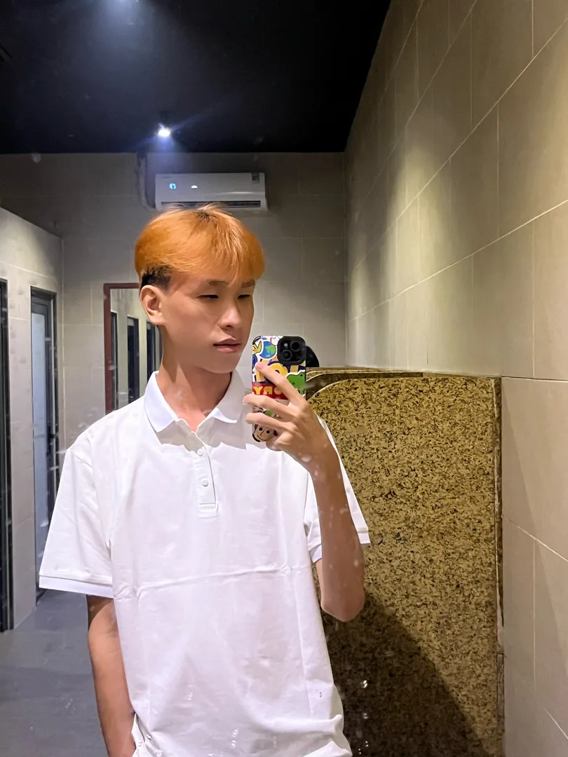 Lê Hoàng Huy 21 tuổi Độc thân Khu vực Bình Dương